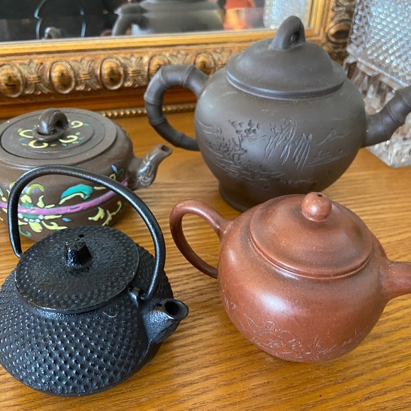 4 Miniature Teapots Cast Iron and Yixing Clay - Picture 1 of 15